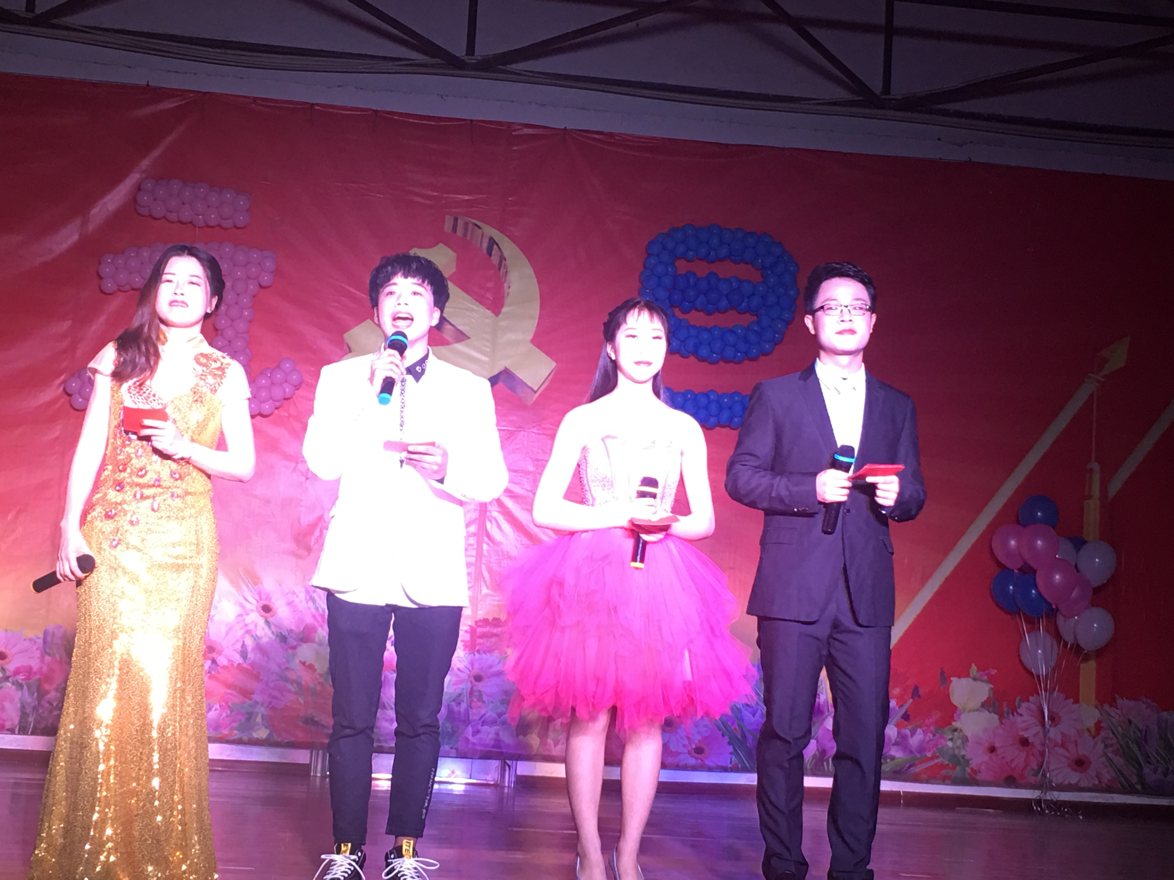 由左起彭晔、肖江科、李莹、李恒辉.jpg